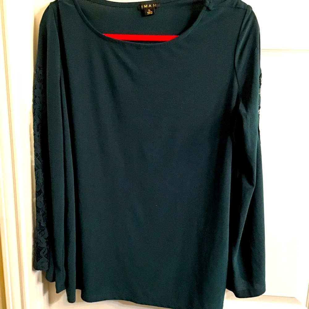 IMAN Blouse with lace sleeves